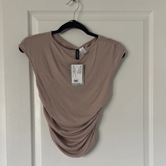 H&M Cap-Sleeved Top - Picture 4 of 4